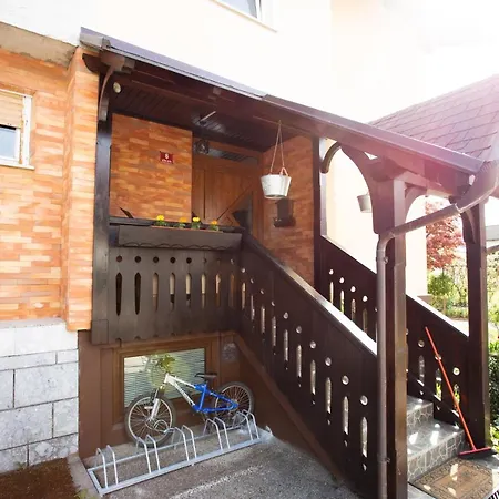 Hostel Lakebled-3